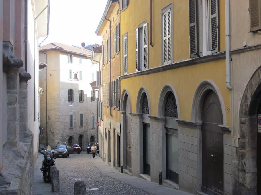 Casa Lalla In Centro Storico A แบร์กาโม ภายนอก รูปภาพ